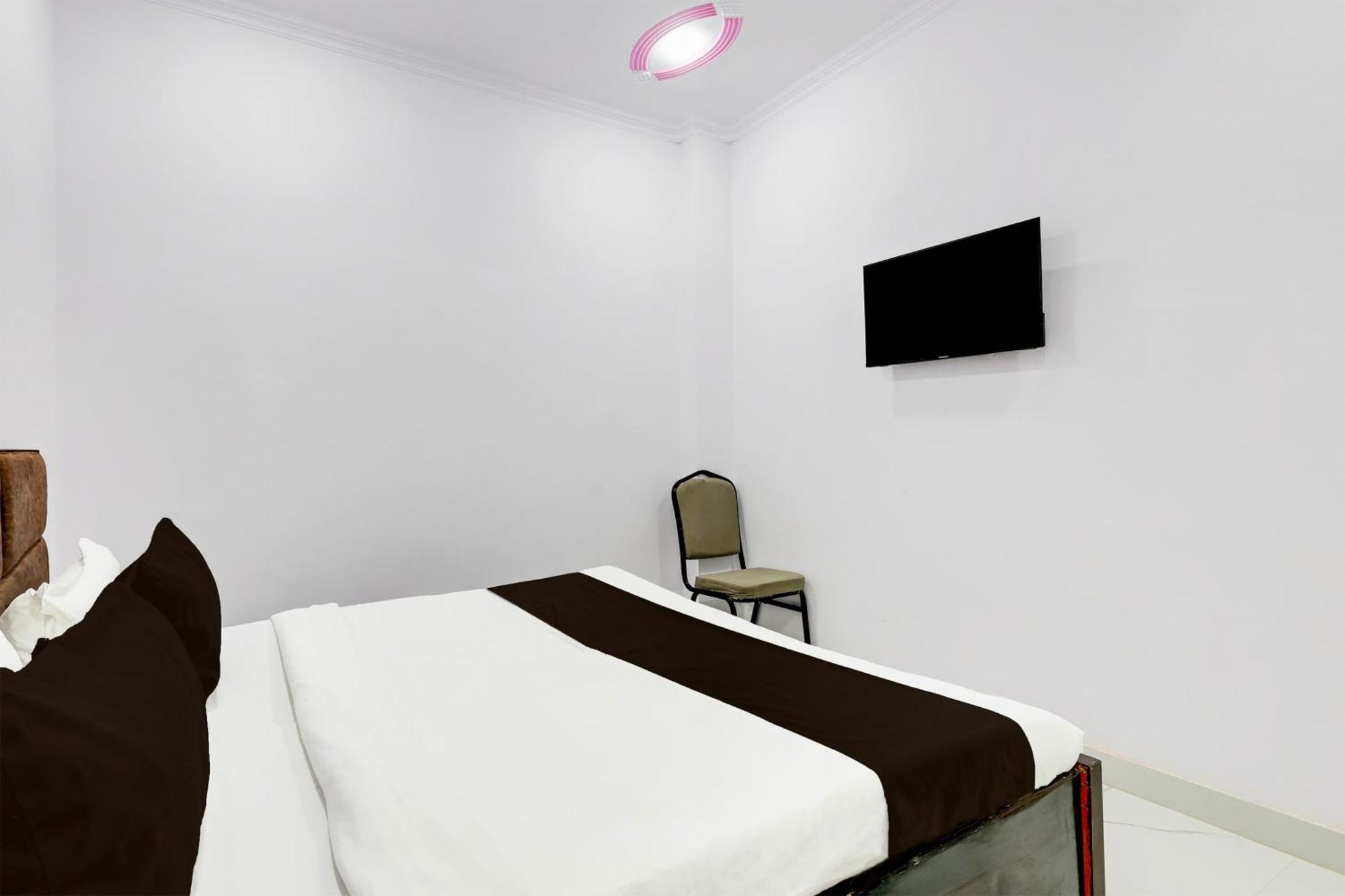 Hotel The Arrow Near Paschim Vihar Δελχί Εξωτερικό φωτογραφία
